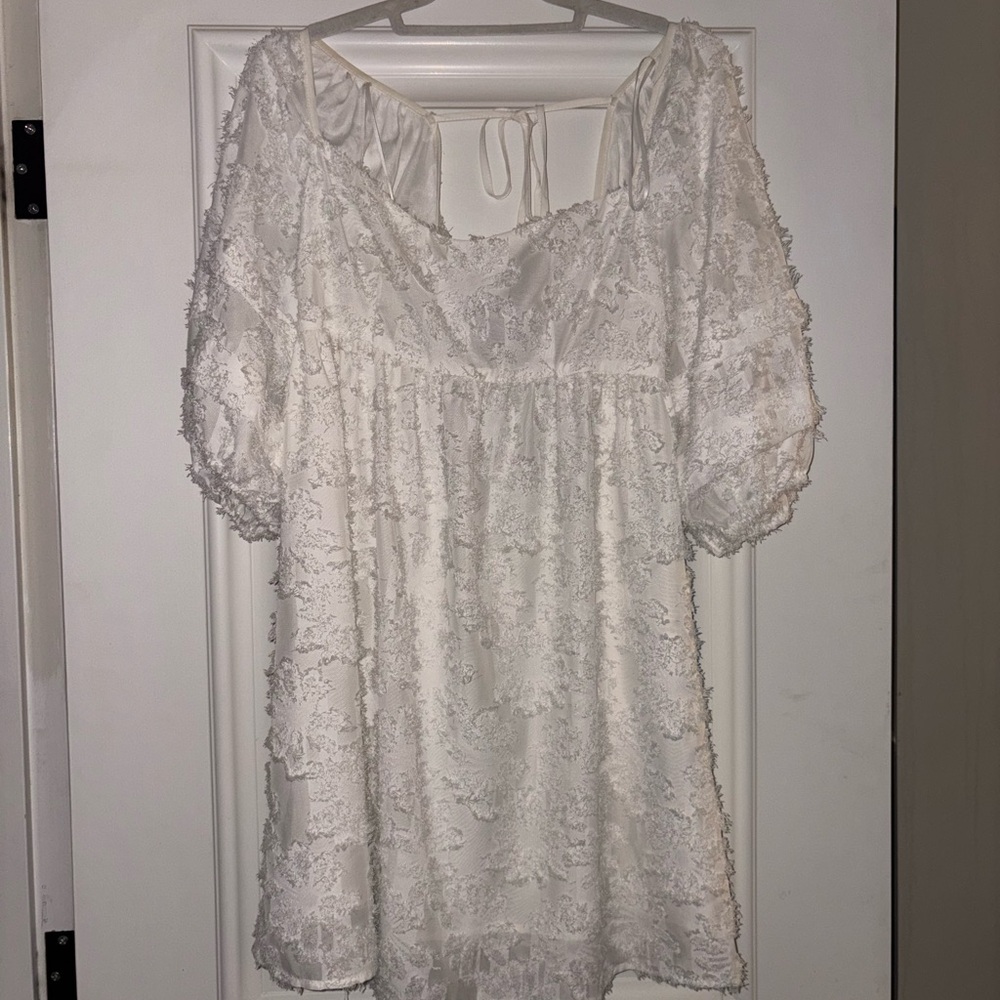 Elegant White Lace Dress